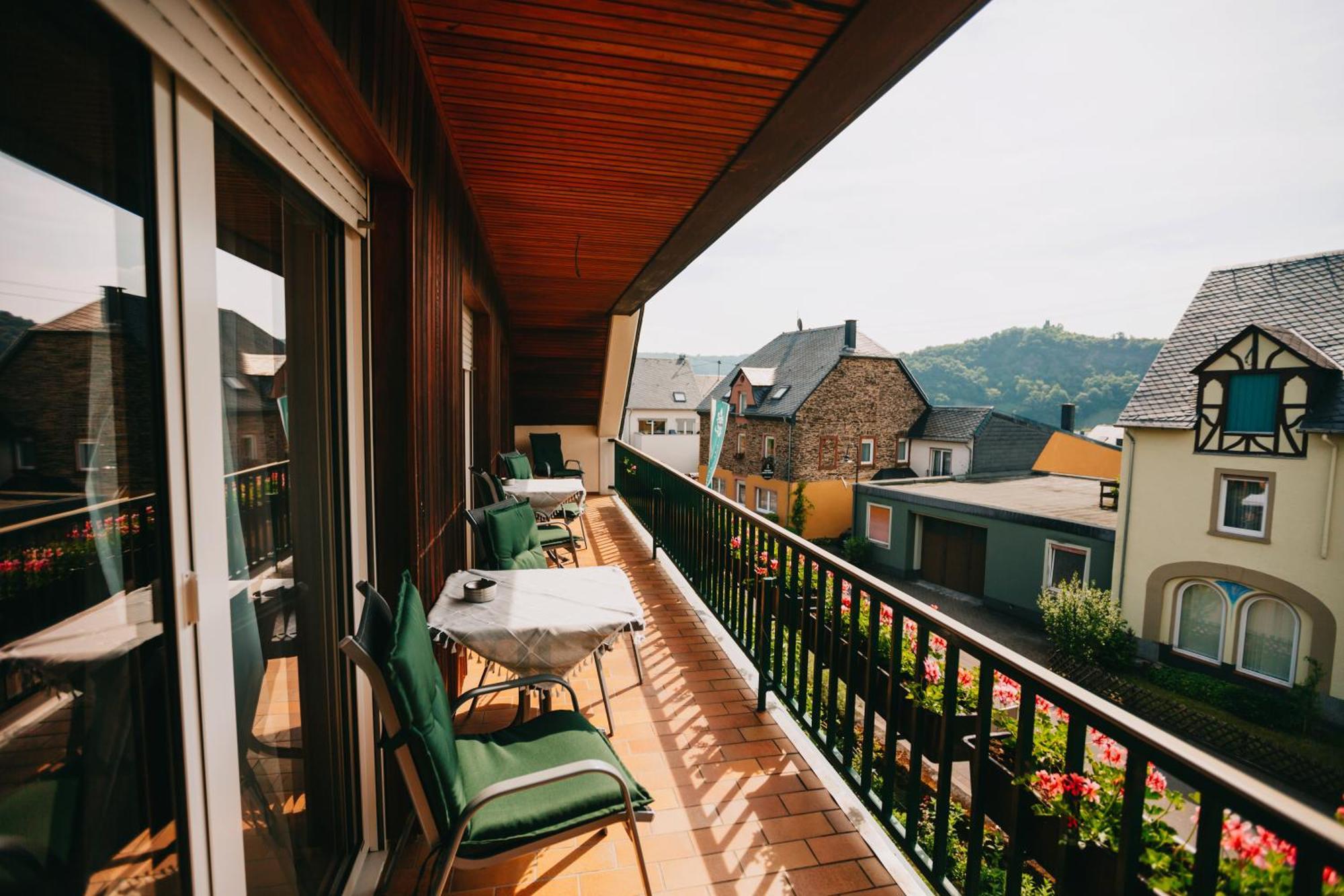 Hostal Bio-Weingut Staffelter Hof Kröv Exterior foto